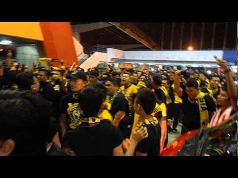 ULTRAS MALAYA vs POLIS | MALAYSIA v QATAR | UNTIL LAST REBEL