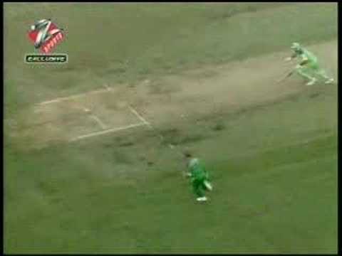 Jonty Rhodes run out