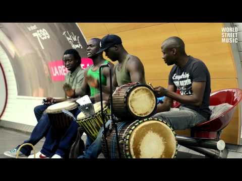 African Djembe Drummers in Paris Metro [HD]