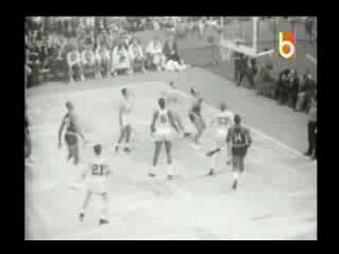 Classic Confrontations: Wilt Chamberlain vs Bill Russell