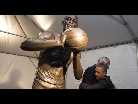 Bill Russell honored with unveiling of statue