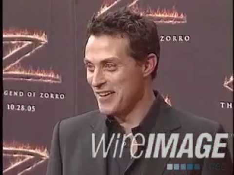 Rufus Sewell at 2005-10-16 - The Legend of Zorro Premiere1