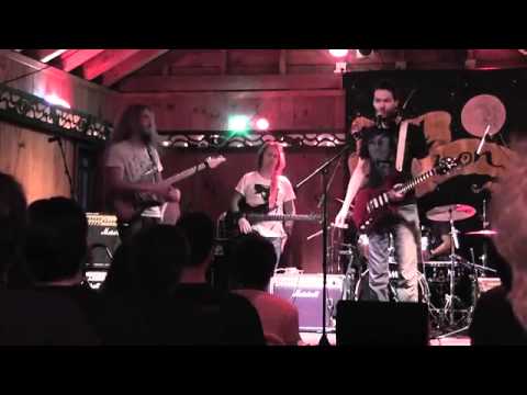 Guthrie Govan Plays with Paul Gilbert!! FULL video! 2013