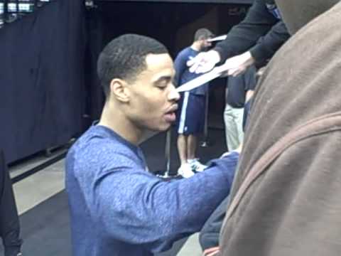 Gerald Green of The Indiana Pacers signing autographs