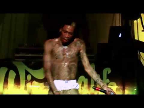 Wiz Khalifa  Black & Yellow (Live)Music Video MTV 2