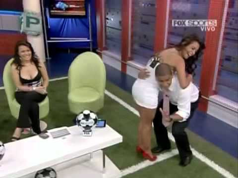 Larissa Riquelme impactante en MSN Video