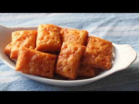 Cheesy Crackers - Homemade Cheese Crackers Recipe