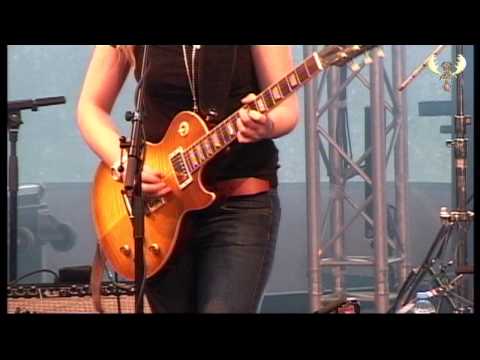 Joanne shaw Taylor - Jealousy @ Bluesmoosfest 2013 feat. Jimmy Bowskill