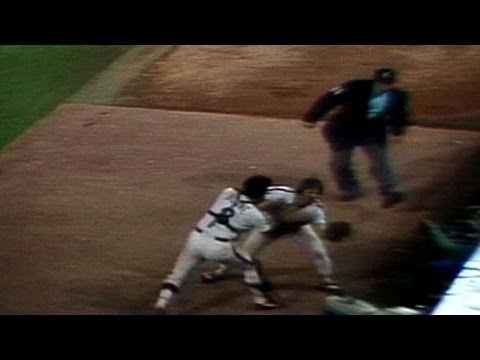 80WS Gm6: Boone drops it but Rose catches it