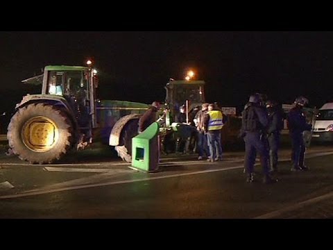 French farmers blockade Paris roads over EU agriculture reforms