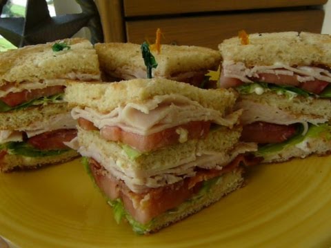 CLASSIC CLUB SANDWICH - How to make  a CLUBHOUSE SANDWICH