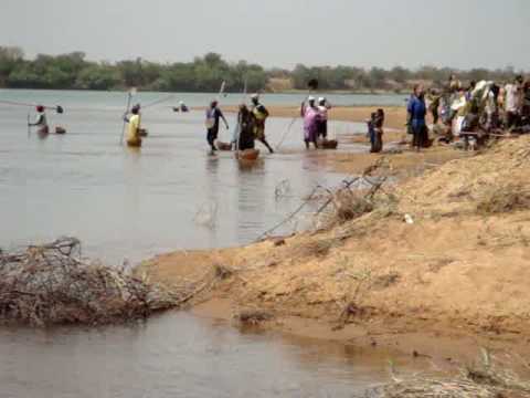 Mali Africa Feb 24 Ladies mining Niger; KEENE dredge model 8040 086