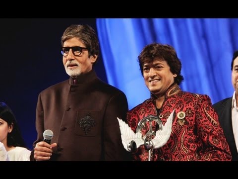 Amitabh Bachchan Sings Live At 'Global Sounds Of Peace' Concert