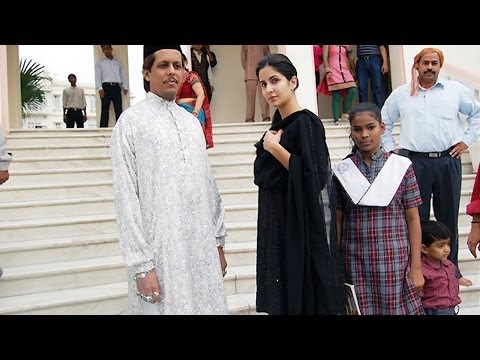 Katrina Kaif visits Ajmer Sharif for the success of Dhoom:3