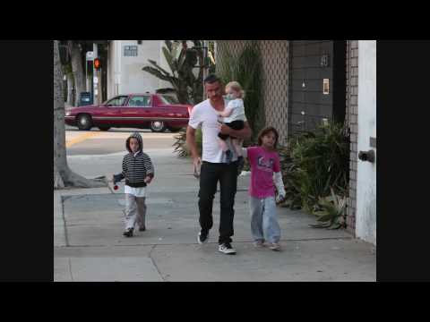 Balthazar Getty with his kids 2 - 042309 - PapaBrazzi Report