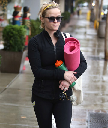 LOS ANGELES, CA - DECEMBER 19: Reese Witherspoon is seen as she goes to the gym on December 19, 2013 in Los Angeles, California.  (Photo by Bauer-Griffin/GC Images)