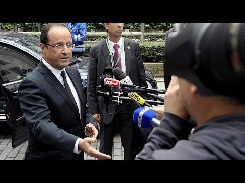 Francois Hollande has threatened to take legal action against a French magazine which claims he is...

euronews, the most watched news channel in Europe
     Subscribe for your daily dose of international news, curated and explained:http://eurone.ws/10ZCK4a
     Euronews is available in 13 other languages: http://eurone.ws/17moBCU

http://www.euronews.com/2014/01/10/frances-hollande-considers-legal-action-over-actress-liaison-report
Francois Hollande has threatened to take legal action against a French magazine which claims he is having an affair with an actress.

A source in the French president\'s office says he feels his privacy has been breached and he\'s studying what action to take.  
 
??Closer??, the weekly tabloid magazine in question, claims Hollande regularly rides pillion on a scooter driven by his bodyguard to visit a Paris apartment block to see actress Julie Gayet. It has printed extensive details of their alleged comings and goings.

There has been no comment from Gayet\'s lawyers. She filed a complaint for breach of privacy last March after rumours of an affair became public. 

Hollande, who came to power in 2012, is in a long-time relationship with ex-journalist Valerie Trierweiler, who has assumed the functions of France\'s first lady.


Find us on:
     Youtube http://bit.ly/zr3upY
     Facebook http://www.facebook.com/euronews.fans
     Twitter http://twitter.com/euronews