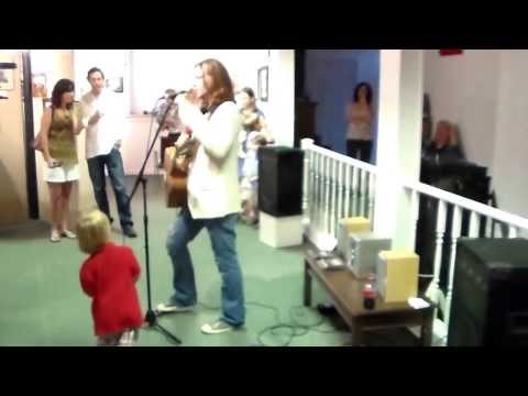 Bo Bice live with his BABY girl (she can dance!)