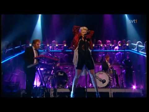 Robyn - Fembot (Live Skavlan 2010) Best version