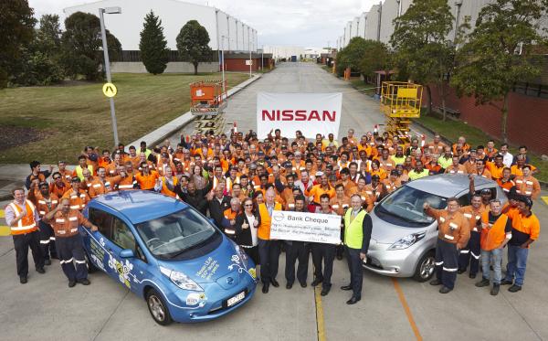 Nissan casting plant workers have given a Christmas gift to the ongoing Filipino typhoon appeal. 112417_01