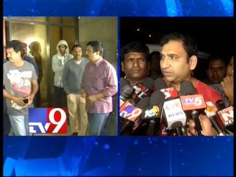 Uday Kiran allegedly commits suicide in his flat - Part 1 - Tv9