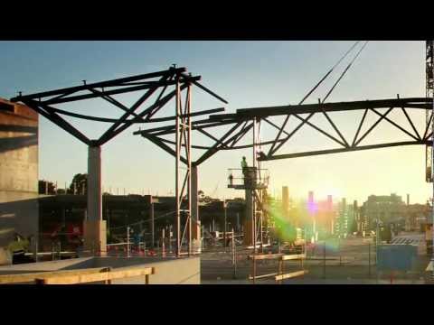 Melbourne Park Redevelopment - Installation of roof trusses at Eastern Plaza