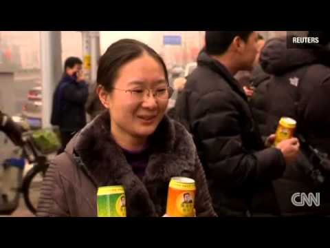 THE LATEST NEWS : For polluted Beijing, canned air