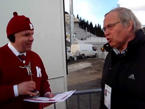 Arne Scheie mottar Birger Ruud statuett av K-KV