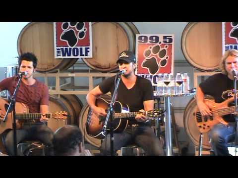 Luke Bryan - That's My Kinda Night (live)