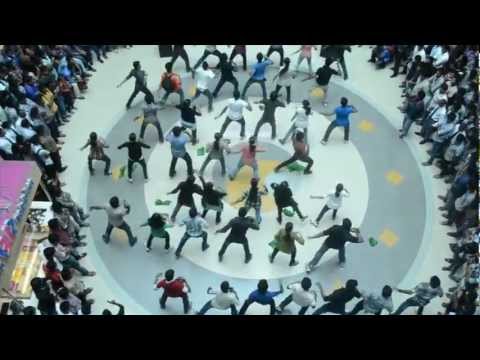 Takshak'12 Flashmob at Oberon Mall,Kochi,on 21-9-12 Friday (Official Video)