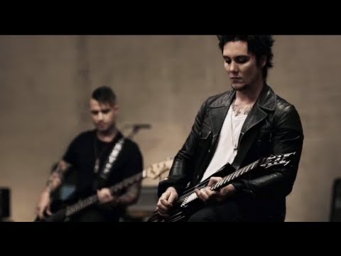 Avenged Sevenfold - So Far Away [Music Video]