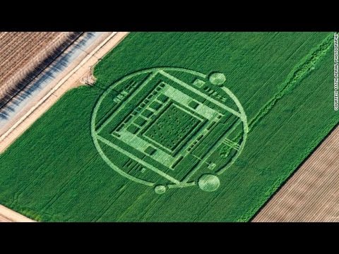 MYSTERY UFO SIGHTINGS and CROP CIRCLES across U.S in 2014 - Are They DRONES? ALIENS?