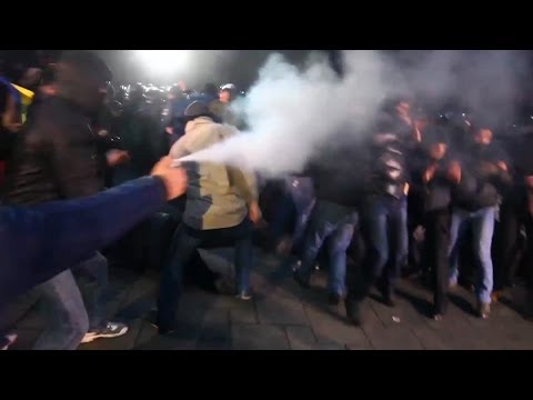 Manifestation + violents affrontements (Euromaidan) / Kiev - (UA) 24 novembre 2013  Киев Евромайдан