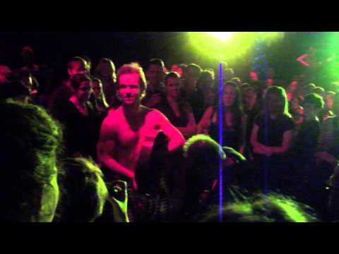 Nizlopi - Drop Your Guard (Live in London, December 10, 2013)