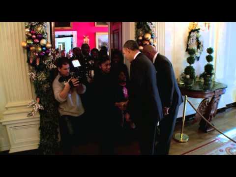 Steve Harvey & President Obama Surprise White House Tour Group!