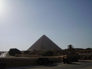  Pyramids-Cairo-Egypt-ayt1 