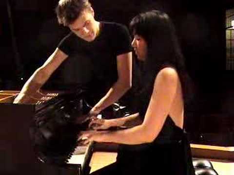 Anderson & Roe Piano Duo play 