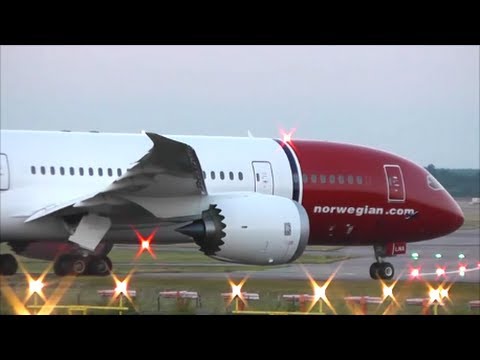 Norwegian Boeing 787-8 Dreamliner, London Gatwick Airport | 18/07/13