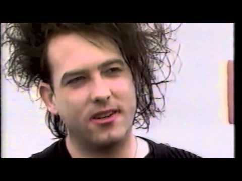 1989/08 -  The CURE arrive in America on the QE2 - MTV Interview