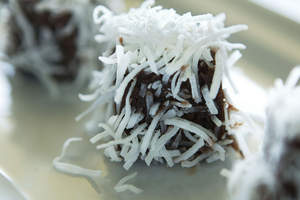 bite sized lamingtons