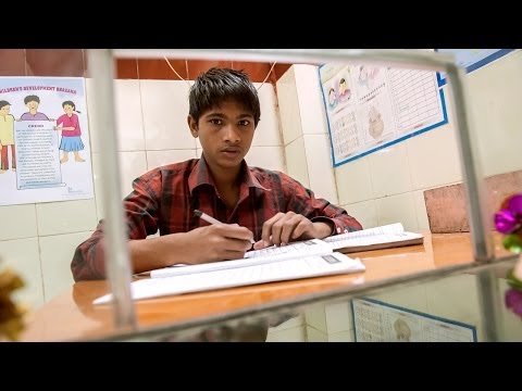 Children's Bank: Indian Street Kids Set Up Bank