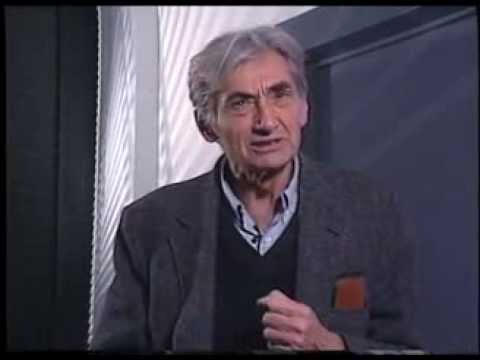 Howard Zinn discusses how anti-communism effected the labor movement in the US