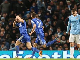 Chelsea shatters City's home...