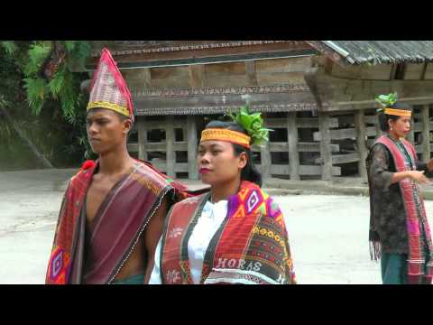 INDONESIA: Traditional Batak dance, Lake Toba, Sumatra (HD-video).mp4