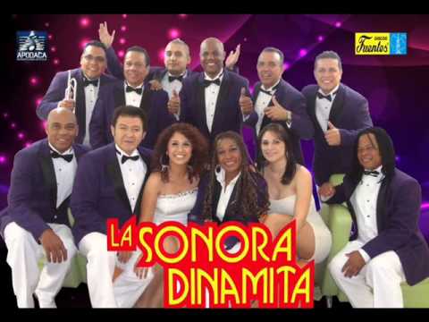 CD -   LA SONORA DINAMITA  - 16 SUPER CUMBIAS -  (DISCO COMPLETO).-