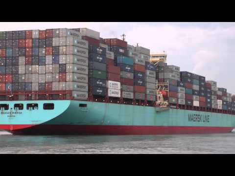 Skagen Maersk Container ship leaving Savannah GA 7/29/2012