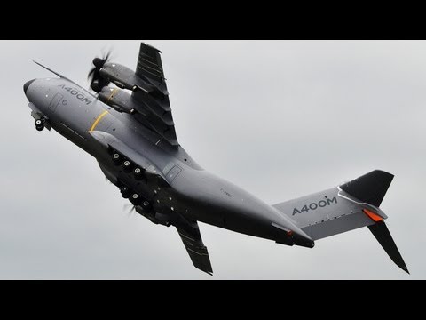 Unbelievable Airbus A400 vertical take-off + Amazing Air Show - Paris Air Show 2013 ( HD )