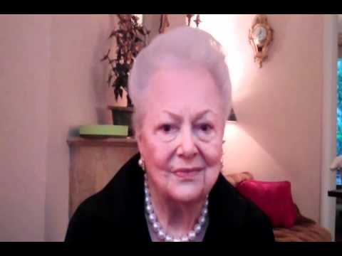 TRACEY JACKSON TALKS WITH OLIVIA de HAVILLAND April In Paris (4/2011 FIFTY @ FIFTY SPECIAL EDITION)