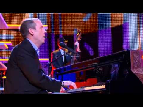 Hugh Laurie in Live du Grand Journal - Didn't it Rain (2013).-