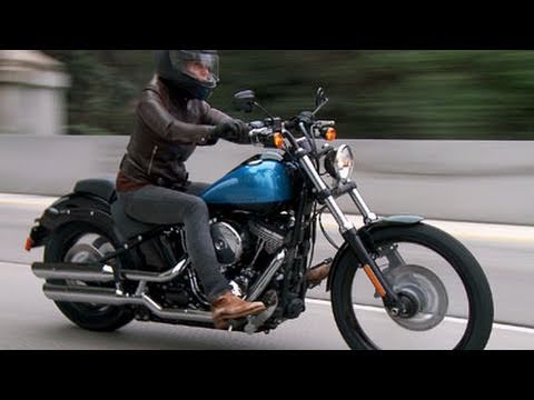 Los Angeles Times Motor Minute: 2011 Harley-Davidson Blackline - Reviewed by Susan Carpenter